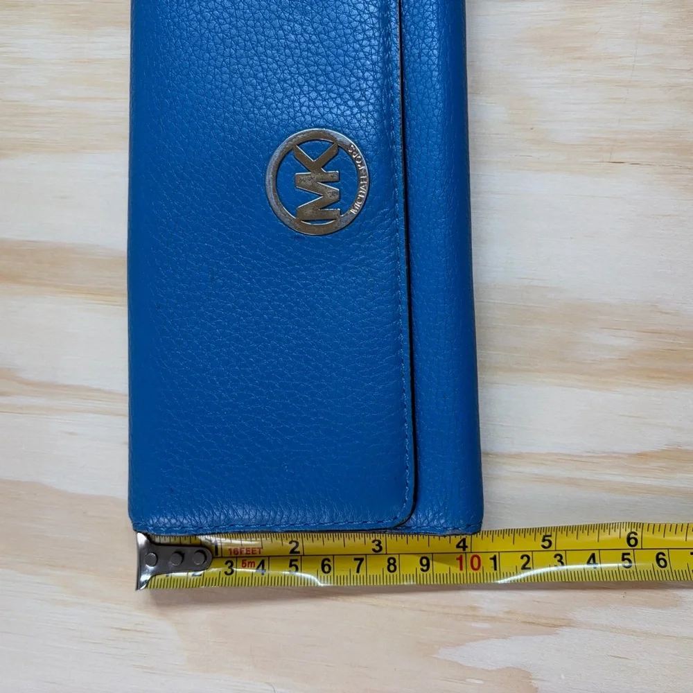 Michael Kors Blue Wallet - Picture 13 of 13